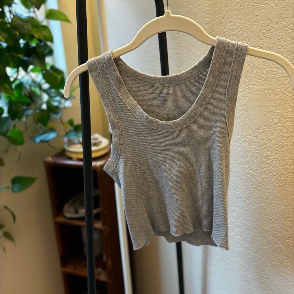 Cropped Ribbed Tank Top